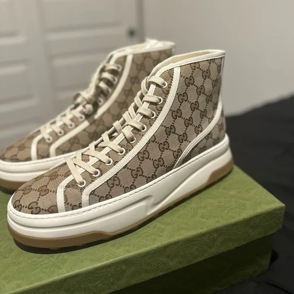 Authentic NWT Gucci Brown Patterned High-Tops with White Accents - Picture 7 of 7